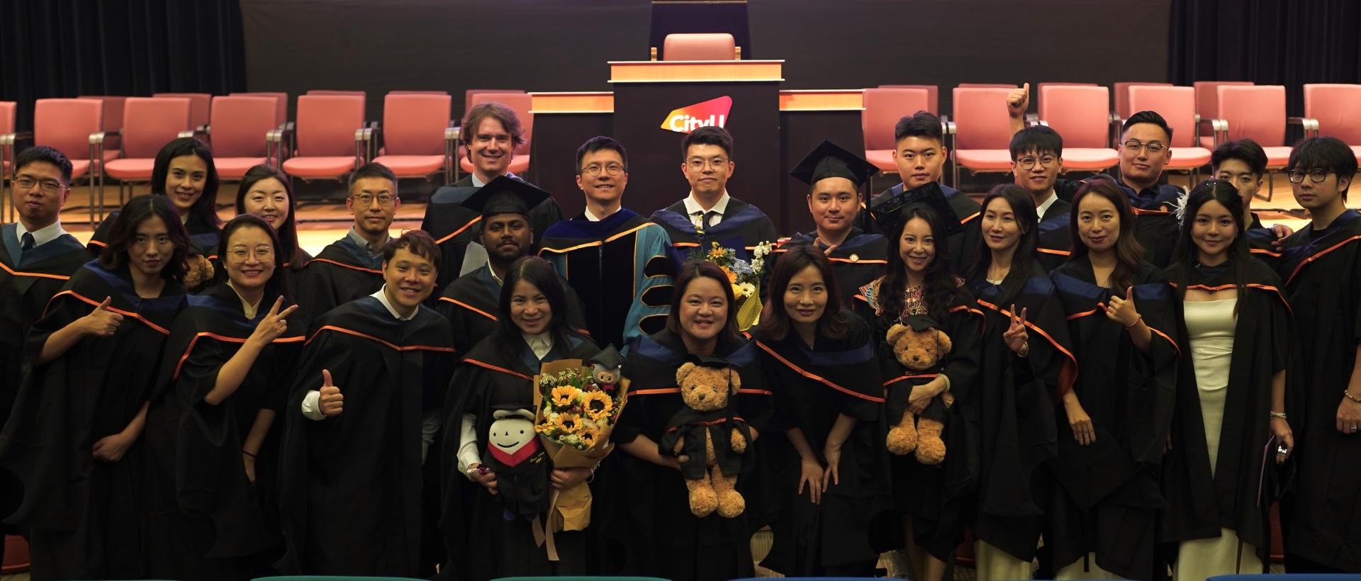 20250614-mba-graduation-2025-hero-banner