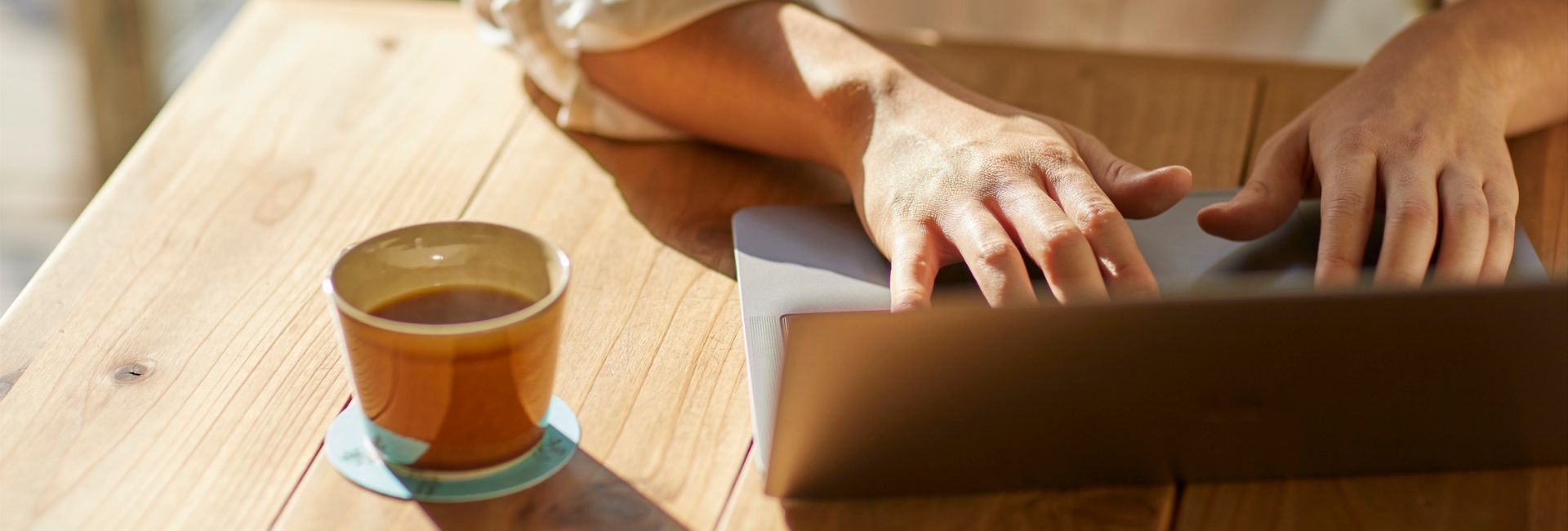 mba-application-desktop-hero-banner