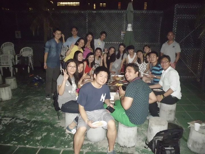 Students/Alumni gathered together for Mid-Autumn Festival BBQ